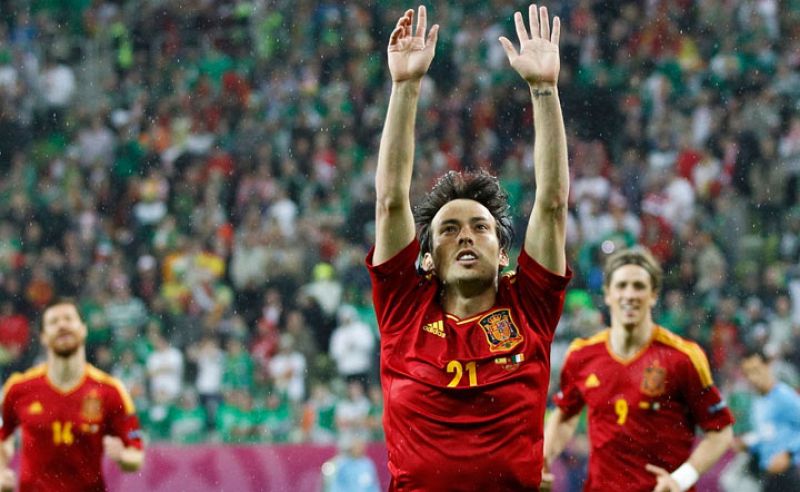 Silva celebra el segundo gol de España