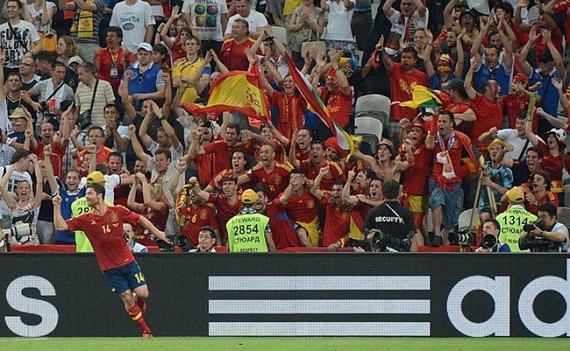 El tolosarra Xabi Alonso celebra su gol ante Francia.