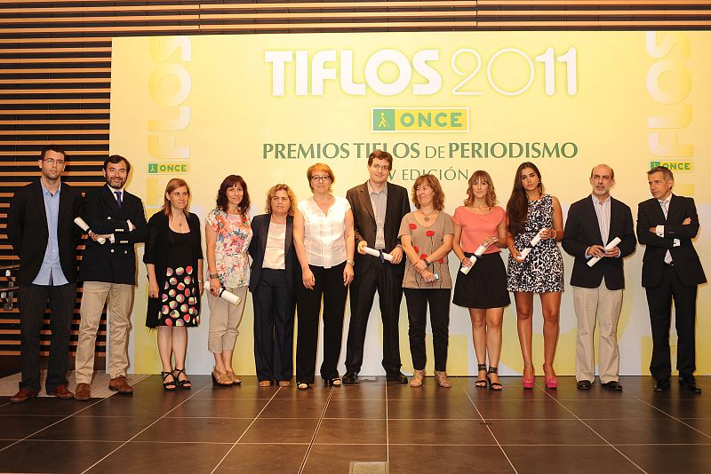 Todos los premiados por los Tiflos posan juntos