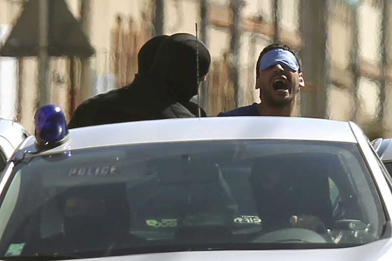 TRASLADO DE LOS PRESUNTOS ETARRAS TRAS EL REGISTRO