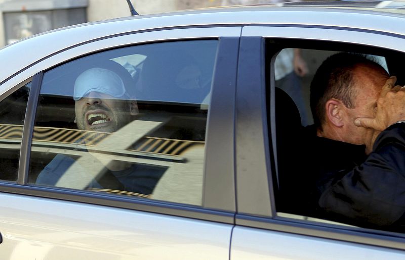 TRASLADO DE LOS PRESUNTOS ETARRAS TRAS EL REGISTRO