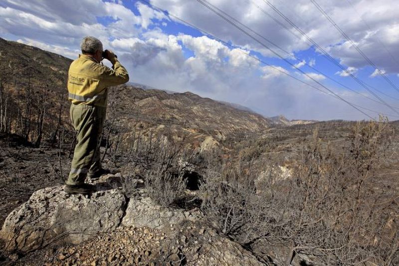 INCENDIO FORESTAL EN CORTES DE PALLÁS