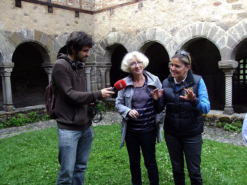 En el claustro románico de la abadía de Lavaudieu
