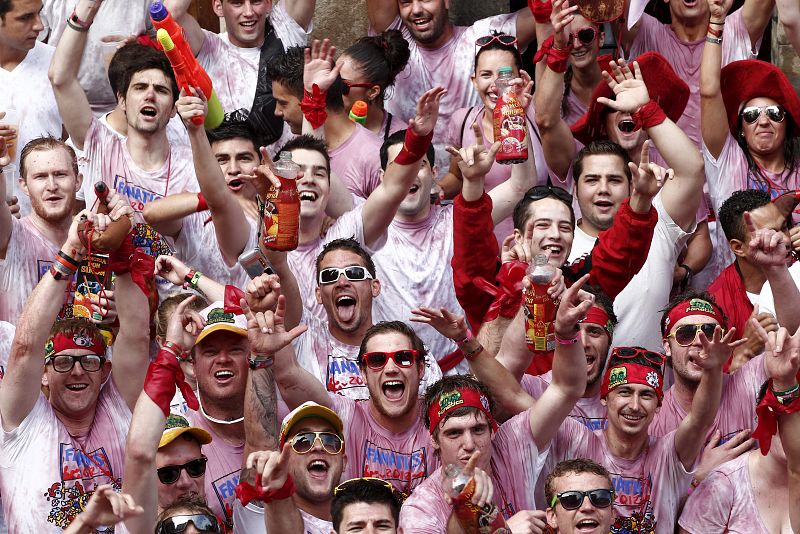 Miles de personas esperan impacientes al Chupinazo