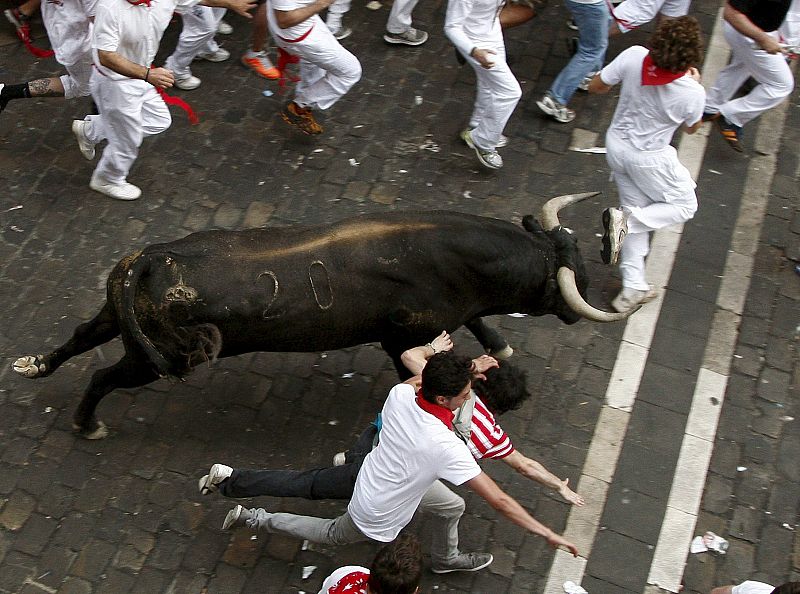 EMOCIÓN EN UN LIMPIO SEGUNDO ENCIERRO DE LAS FIESTAS DE SAN FERMÍN