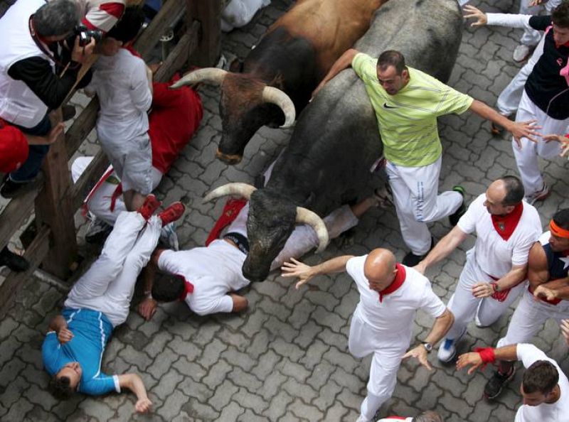 EMOCIÓN EN UN LIMPIO SEGUNDO ENCIERRO DE LAS FIESTAS DE SAN FERMÍN