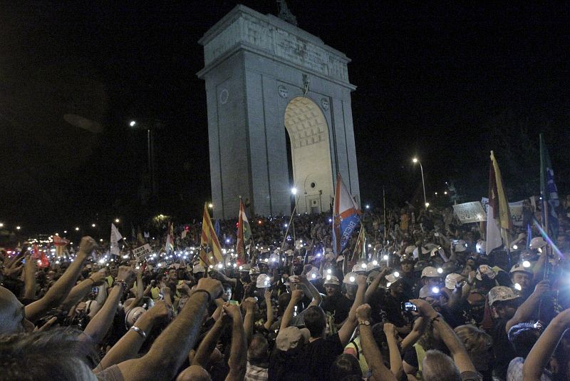 La Marcha Negra llega a la Puerta del Sol donde culmina el camino que comenzo hace mas de dos semanas