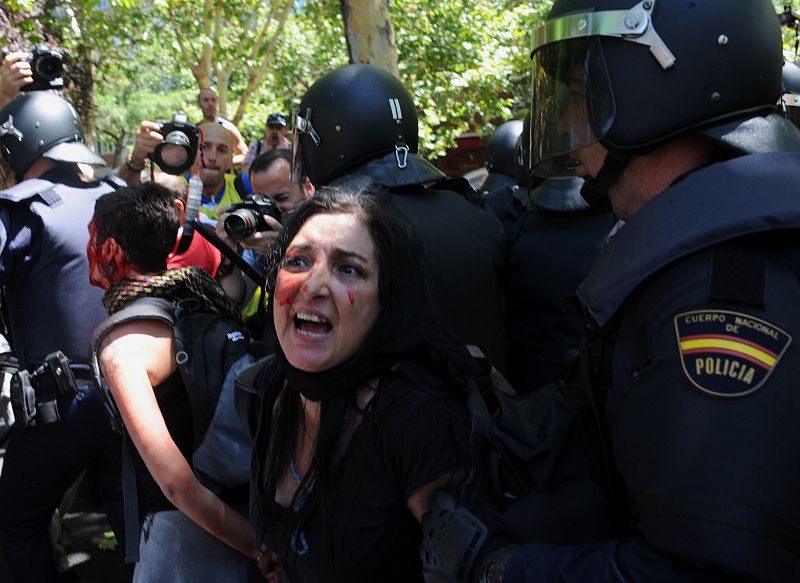 Una mujer herida opr la Policía