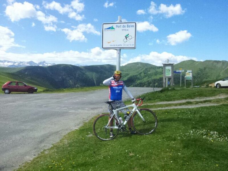 Reconociendo la etapa del 18 de Julio de la presente edición del Tour. Aunque no aparece en la foto le acompaña Jacques exmecánico de Bernald Hinault.