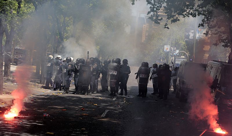 Policía Antidisturbios en la marcha minera