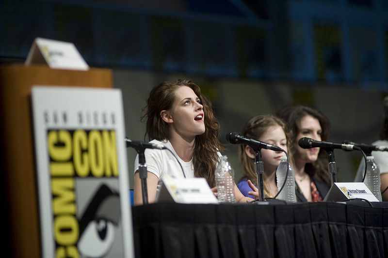 "Creo que los fans pueden esperar algo muy emotivo, un poco a modo de cierre. Lo he visto (el final) cuatro veces y he llorado cada una de ellas", declaró Kristen Stewart durante la rueda de prensa de 'Crepúsculo'  en la Comic-Con 2012