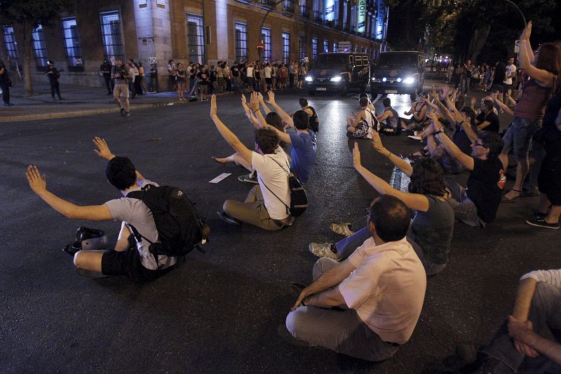 PROTESTAS CONTRA RECORTES DEL GOBIERNO