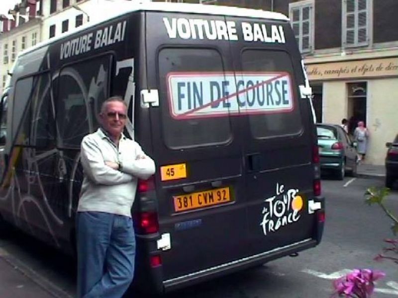 Triste, con el coche-escoba, porque el tour del 2003 llegaba a su fin.