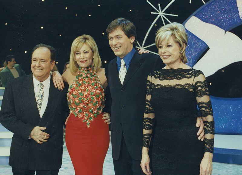 José Luis Uribarri con Ana Obregón, Pedro Rollán y Laura Valenzuela en TVE.