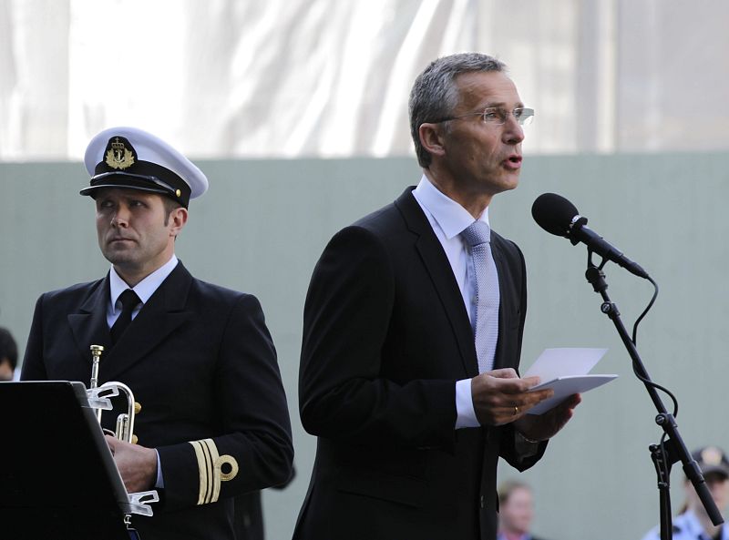 Homenaje en Noruega a las víctimas del atentado un año después