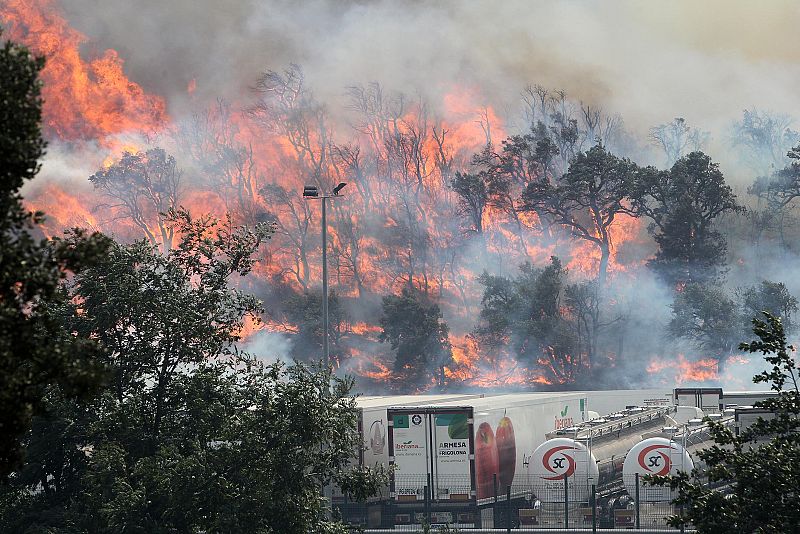 El viento ha vuelto el fuego más virulento