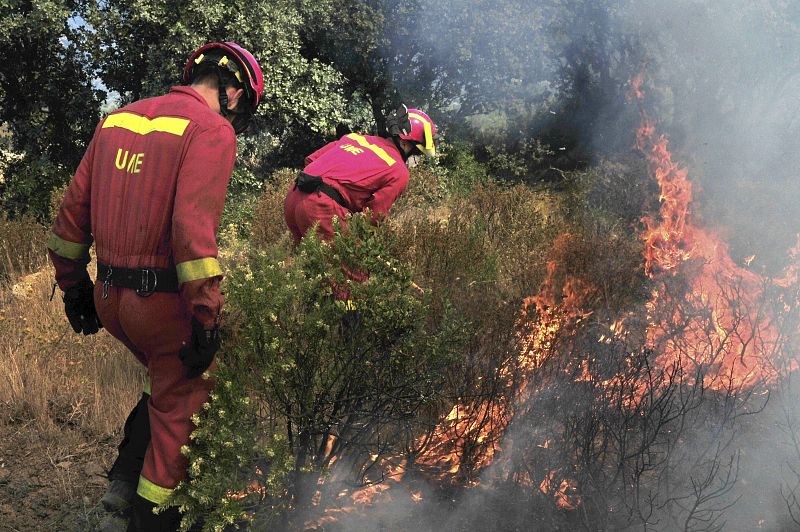 Unidad Militar de Emergencias en el incendio