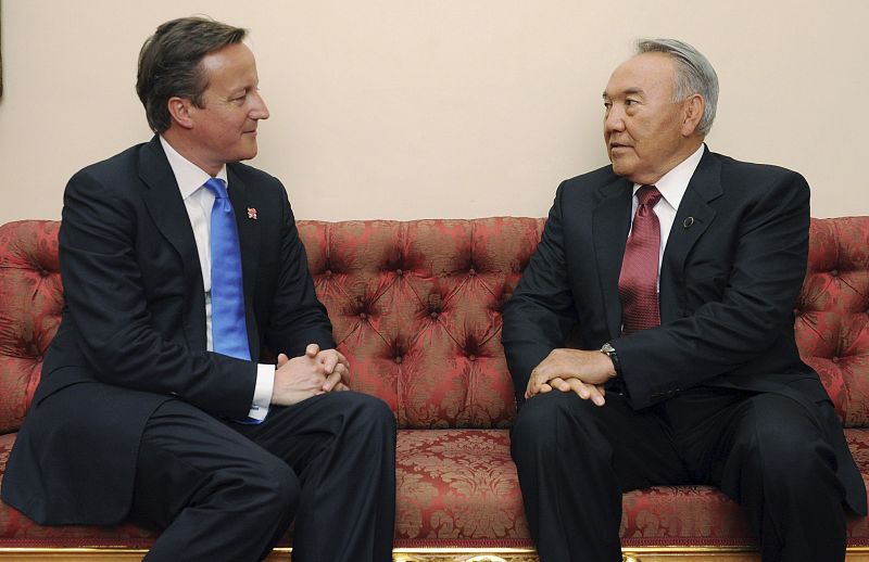 RECEPCIÓN REAL EN EL PALACIO DE BUCKINGHAM