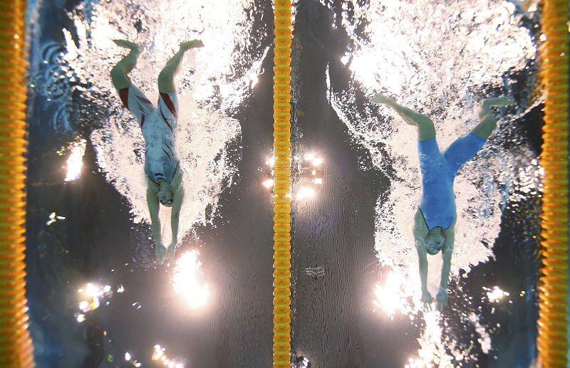Rebecca Soni y Ruta Meilutyte en la final de los 100m braza femeninos en Londres 2012