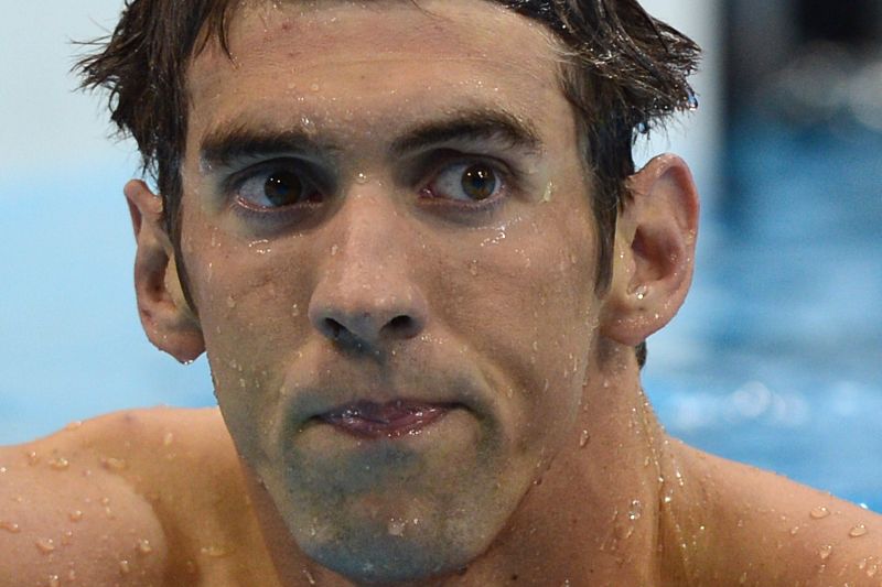 La reacción de Michels Phelps después de perder el oro en su especialidad, los 200m mariposa.