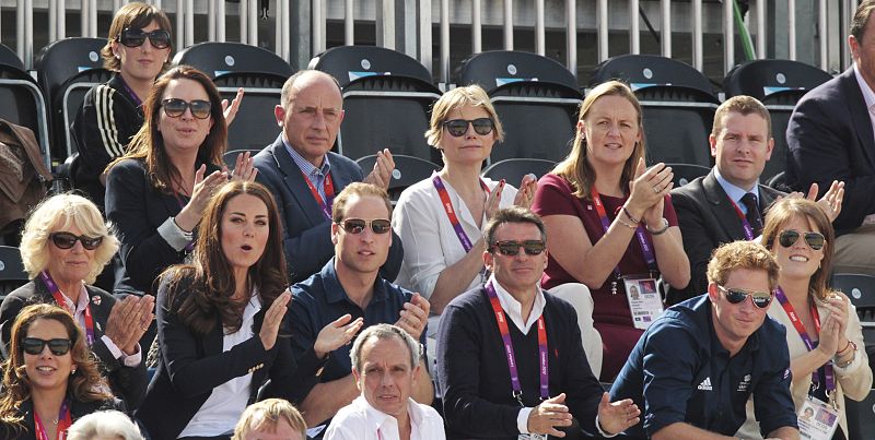 La familia real británica no quiso perderse la final por equipos del concurso completo de hípica en las Olímpiadas de Londres 2012, en la que participó Zara Phillips