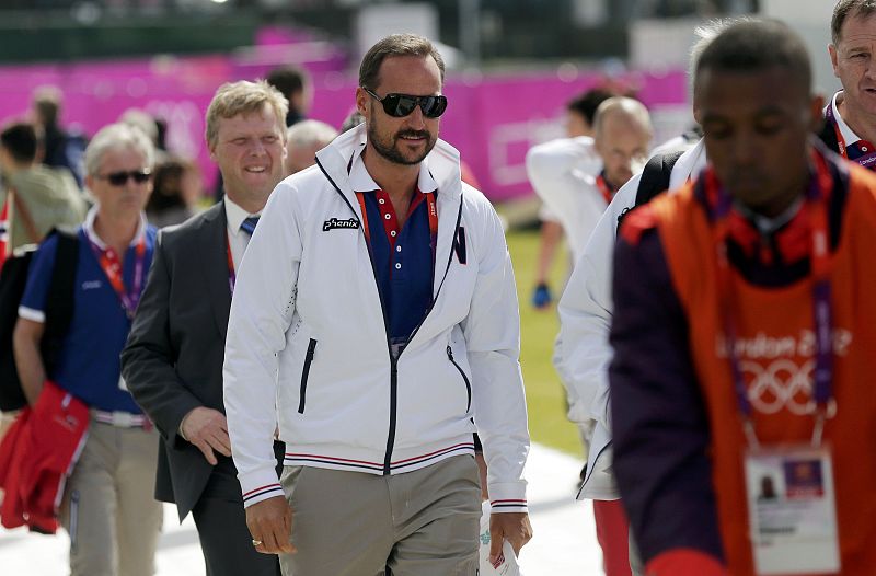 Quien también se ha dejado ver por las calles olímpicas de Londres durante estos días es el príncipe Haakon de Noruega, aunque esta vez sin la princesa Mette-Marit.