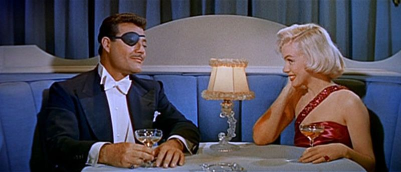 Fotograma de Marilyn Monroe y Alexander D'Arcy en el trailer de 'Cómo casarse con un millonario', 1953.