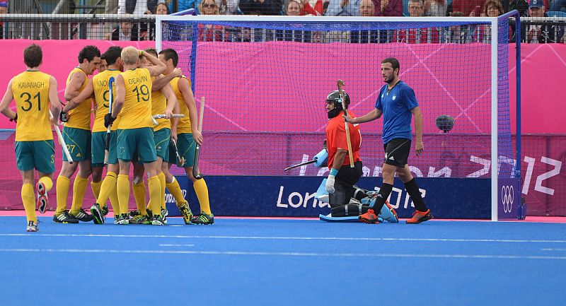 Los australianos siguen imparables en hockey. En esta imagen celebran un tanto ante Argentina, en la séptima jornada de Juegos Olímpicos.