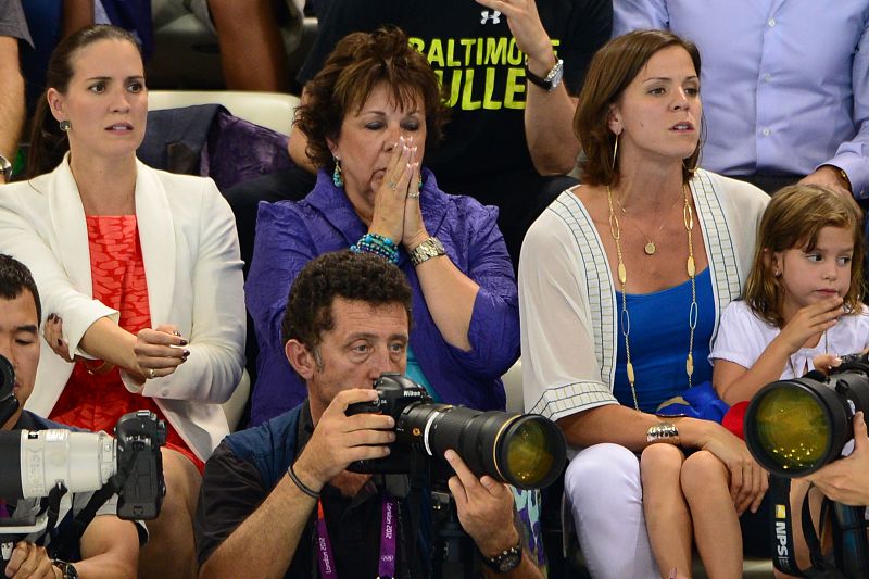 La madre de Michael Phelps, Debbie, contiene la respiración en el gran día de su hijo: el que decía definitivamente adiós a la natación de alta competición.