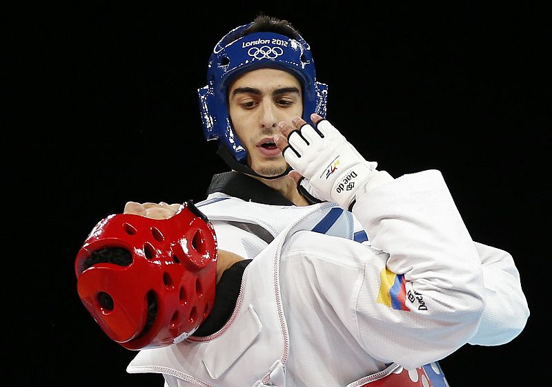Joel González, en uno de los momentos de las semifinales contra el colombiano Óscar Muñoz
