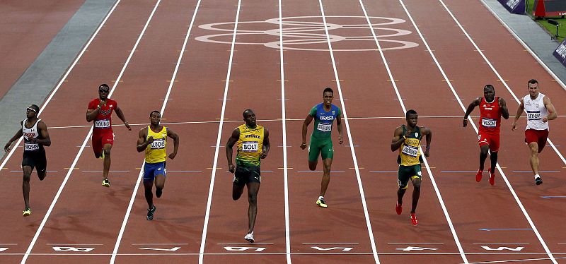Llegada de la segunda semifinal de los 200m masculinos. De derecha a izquierda: Kamil Krynski (Polonia), Alex Wilson(Suiza), Anaso Jododwana(Sudáfrica), Aldemir Da Silva (Brasil), Usain Bolt (Jamaica), Alex Quiñones (Ecuador), Isiah Young (USA), y Aa