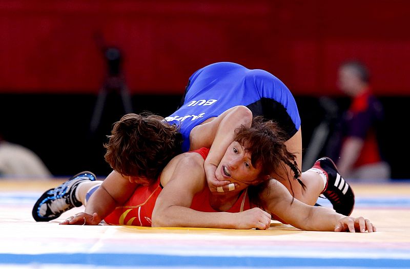 La española Maider Unda lucha con la búlgara Stanka Zlateva Hristova  en la semifinal de lucha libre 72 kg.