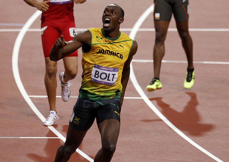 Bolt celebra con rabia su victoria en el 200.