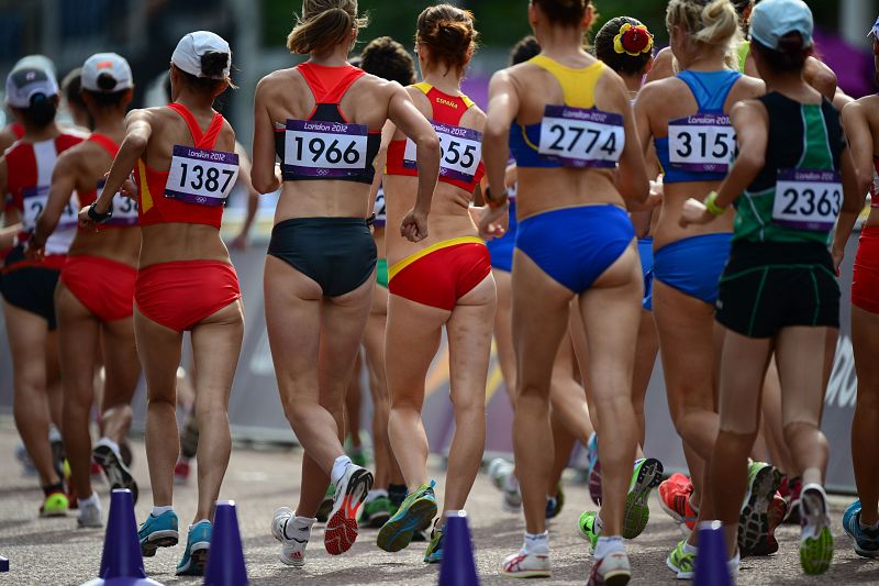 Instantánea de la prueba de 20 kilómetros marcha femenina disputada esta tarde en las calles de Londres.
