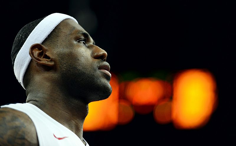 El estadounidense  LeBron James durante el partido por el oro de los Juegos Olímpicos de Londres 2012.