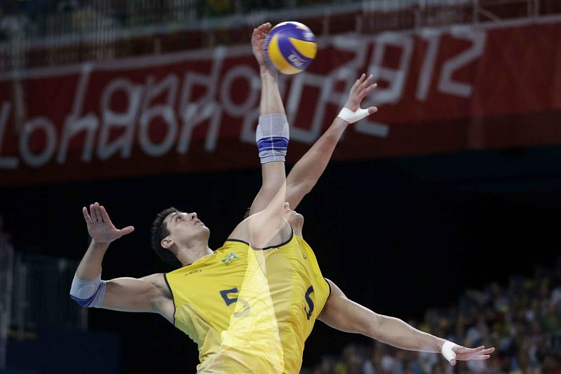 El jugador brasileño Sisnei dos Santos durante la final del torneo olímpico de voleibol.