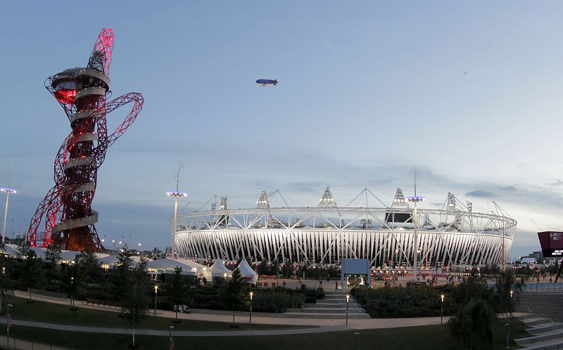 Exterior del estadio olímpico minutos antes del inicio de la ceremonia de clausura