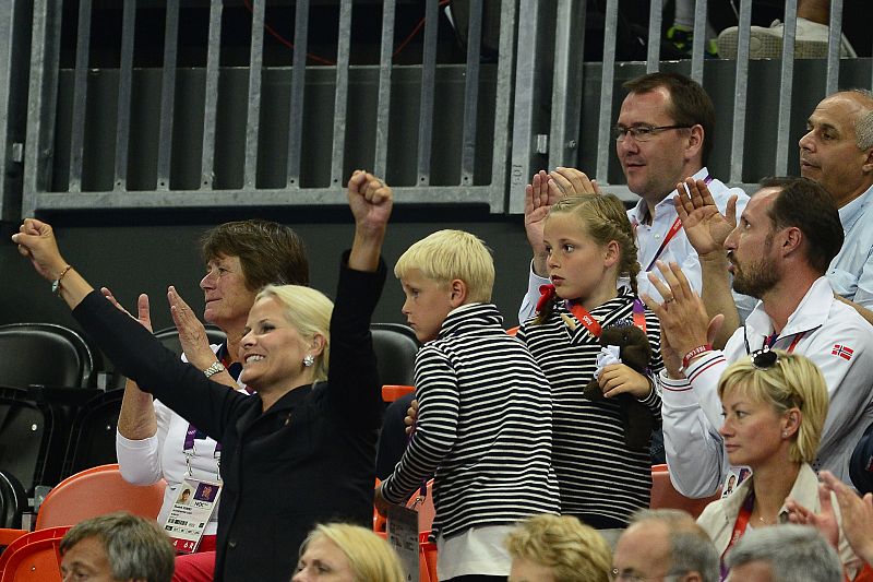 Finalmente, la princesa Mette-Marit pudo celebrar el triunfo de Noruega junto a su marido, el príncipe Haakon, y sus dos hijos pequeños, Ingrid Alexandra y Sverre Magnus.