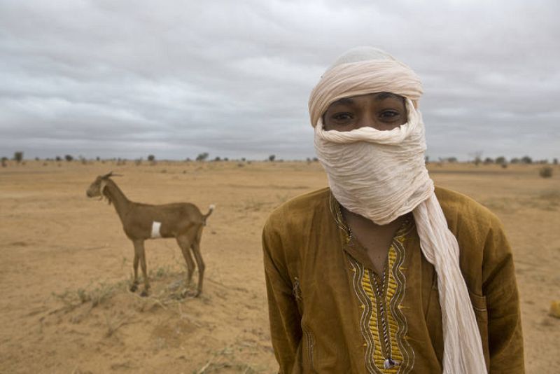 Un joven de Malí en el campamento de refugiados de Damba, en Burkina Faso.