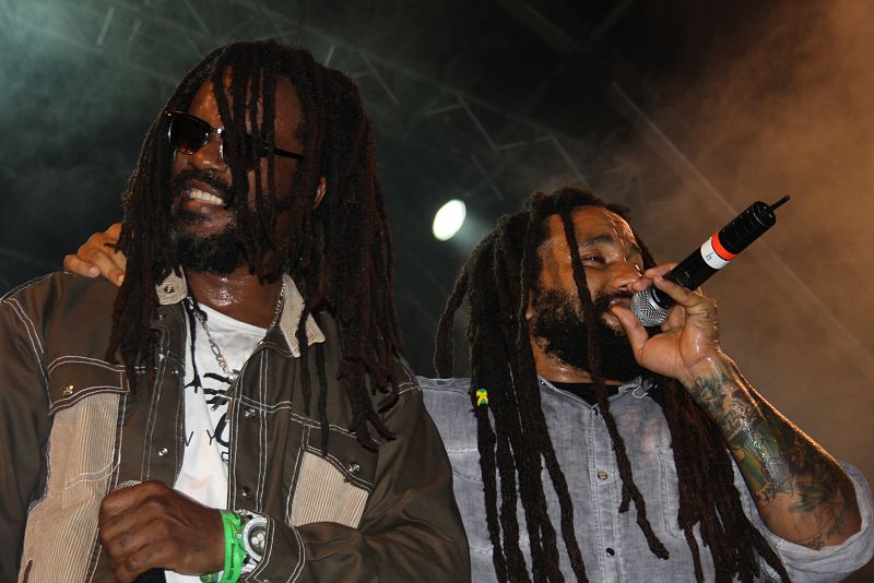 Many Marley y Andrew Tosh