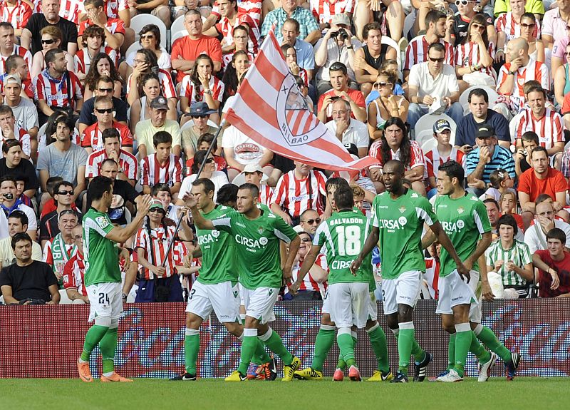 Los aficionados del Athletic no faltaron a  su cita en la Catedral. El estadio tuvo un 90% de ocupación en el partido contra el Betis.