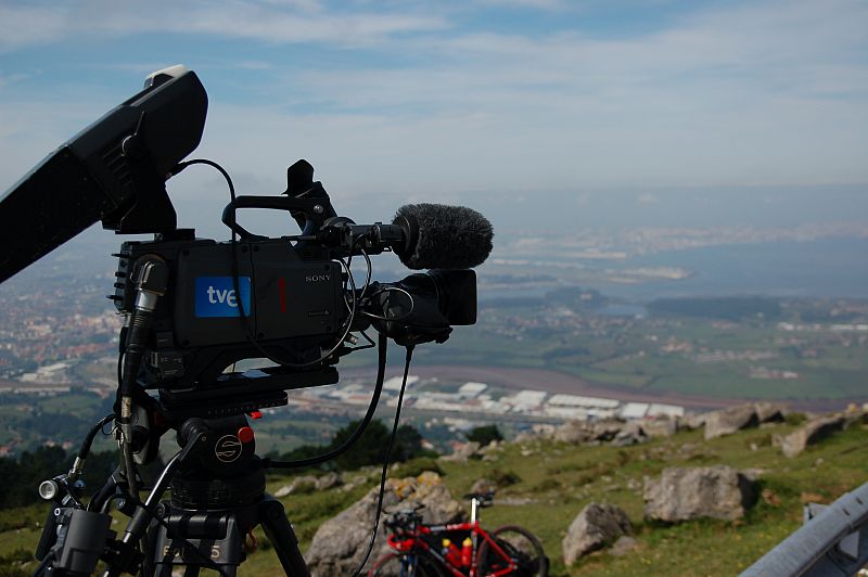 veo las cámaras de RTVE a pie de pista