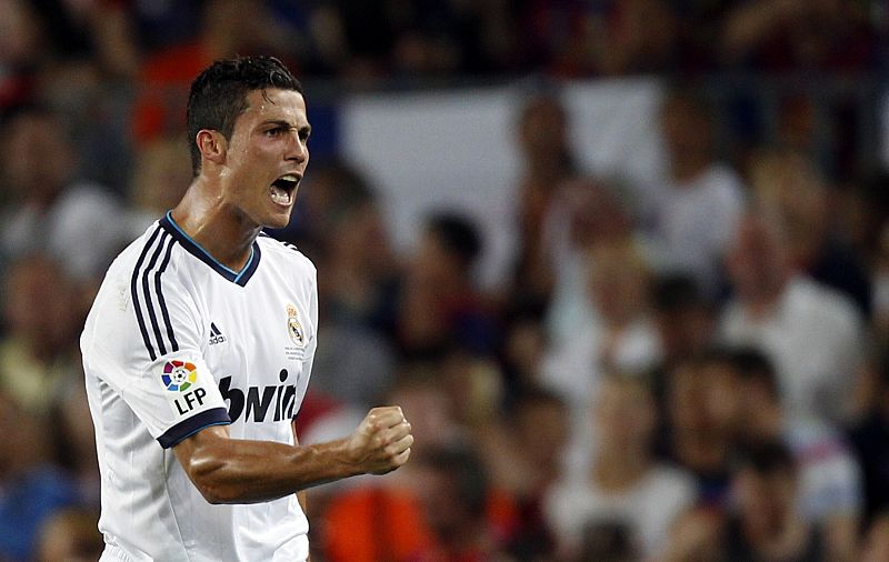 Cristiano Ronaldo celebra su gol frente al F.C. Barcelona en el partido de ida de la Supercopa de España.