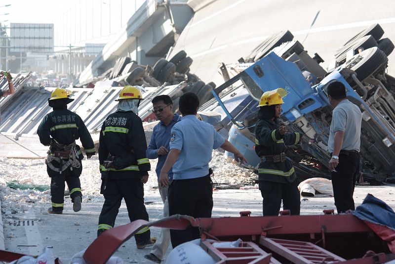 Un puente se hunde en China y deja varios muertos