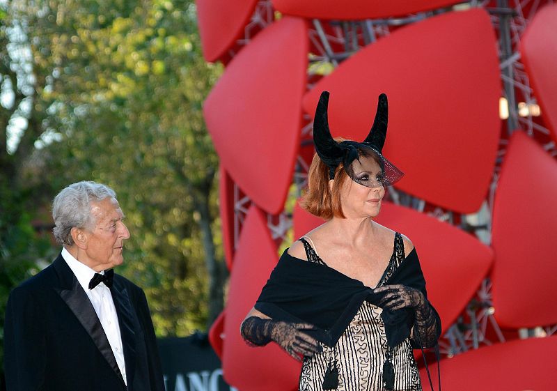 La condesa italiana Marina Ripa di Meana, la más atrevida de la alfombra roja de la Mostra de Venecia.