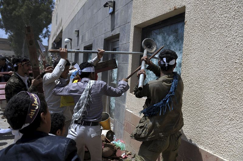 Manifestantes protestan contra EE.UU. en Yemen