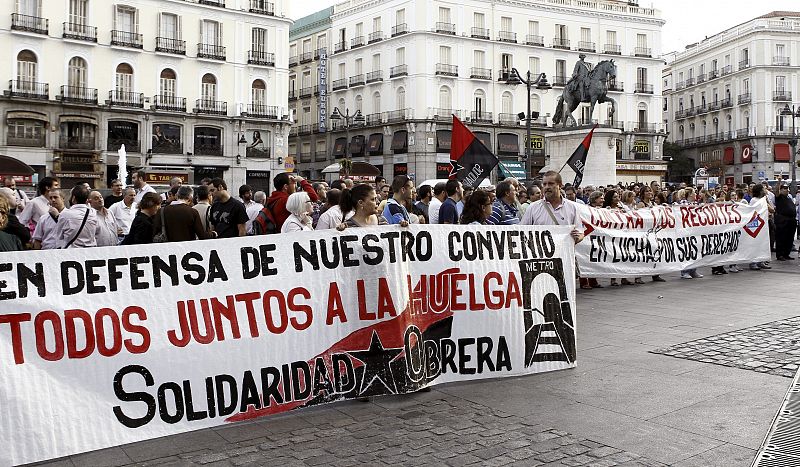 CONCENTRACIÓN DE TRABAJADORES DEL METRO EN LA PUERTA DEL SOL