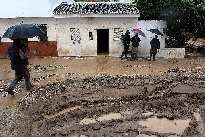 DESALOJADAS UNAS 5.000 PERSONAS EN VARIOS MUNICIPIOS DE MÁLAGA