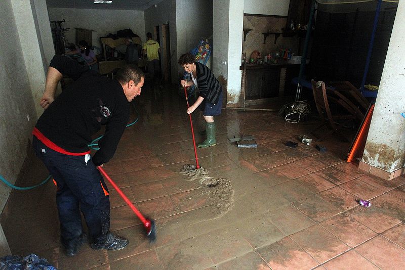 DESALOJADAS UNAS 5.000 PERSONAS EN CINCO MUNICIPIOS DE MÁLAGA