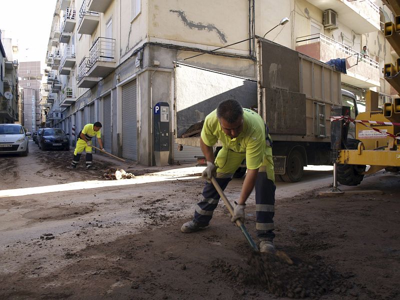 EMPRESA MUNICIPAL COMIENZA LAS TAREAS DE LIMPIEZA EN LORCA (MURCIA)